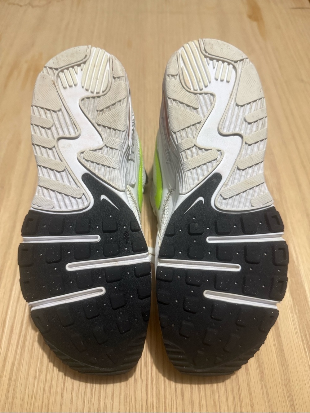 Women’s Nike Air Max Excee white volt sneakers, good condition - Picture 6 of 7